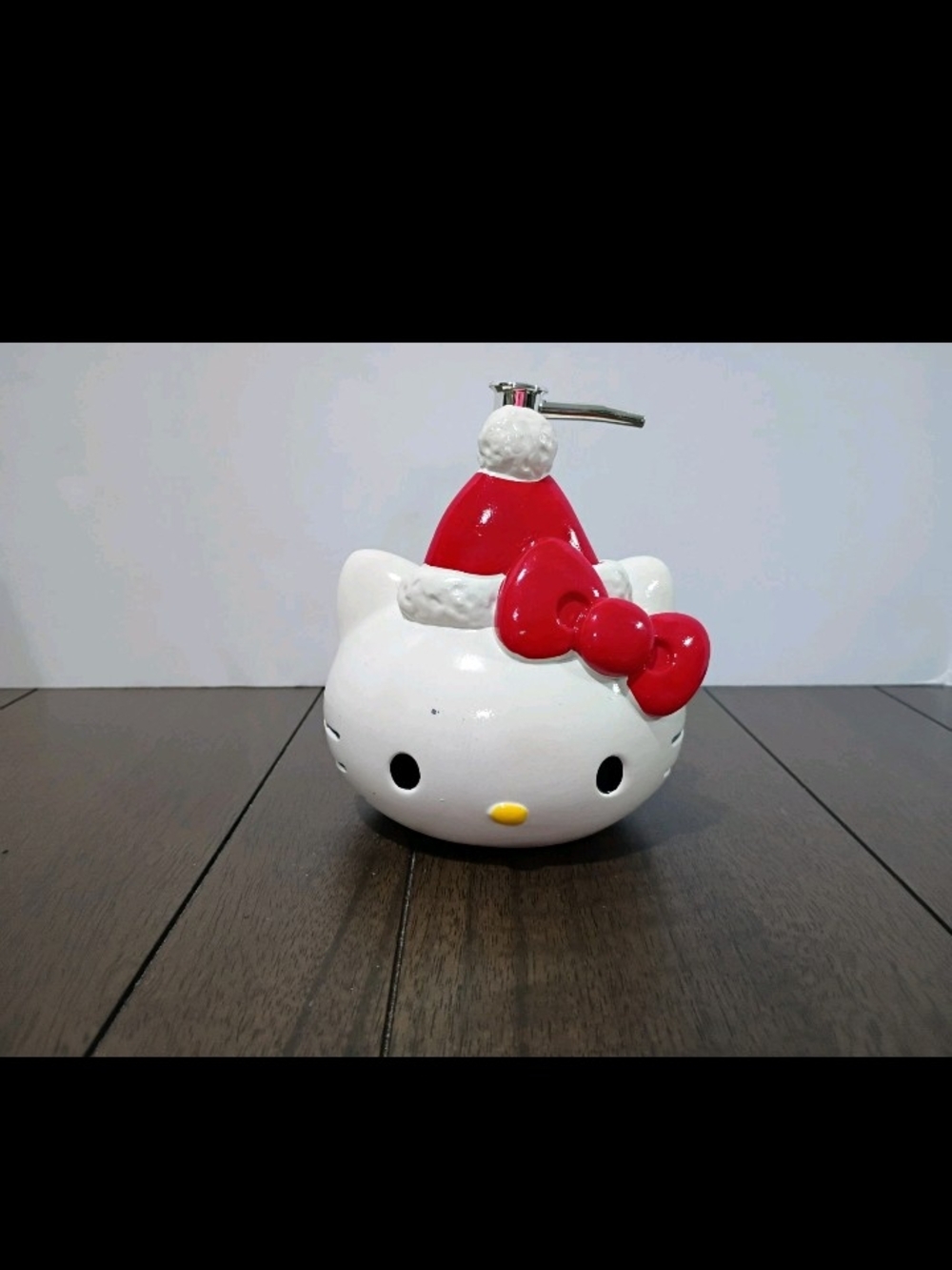Hello Kitty Festive Ceramic Pump Dispenser in White and Red